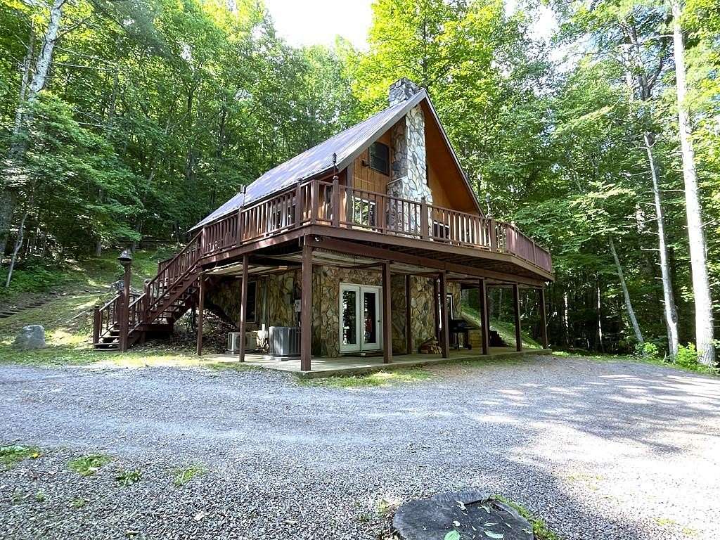 20.6 Acres of Recreational Land with Home for Sale in Dugspur, Virginia