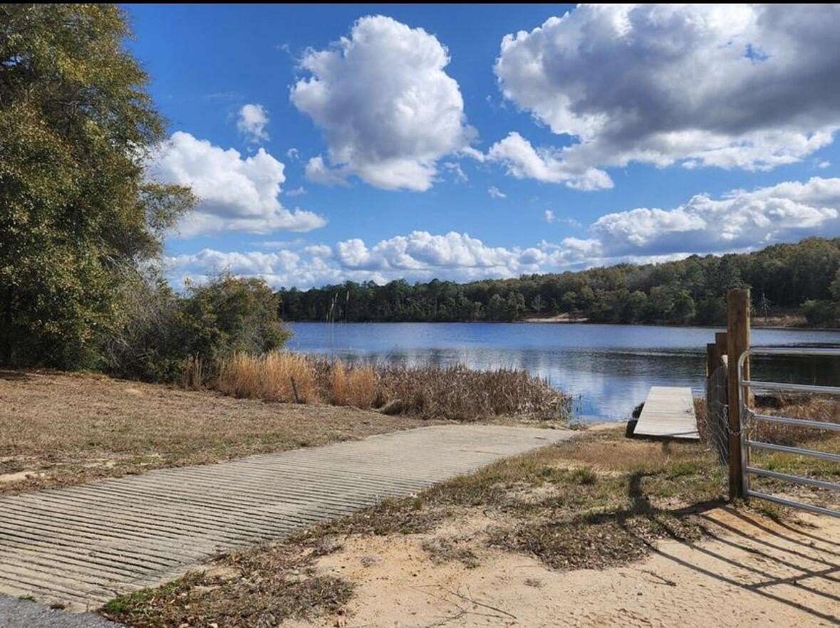 0.75 Acres of Residential Land for Sale in DeFuniak Springs, Florida