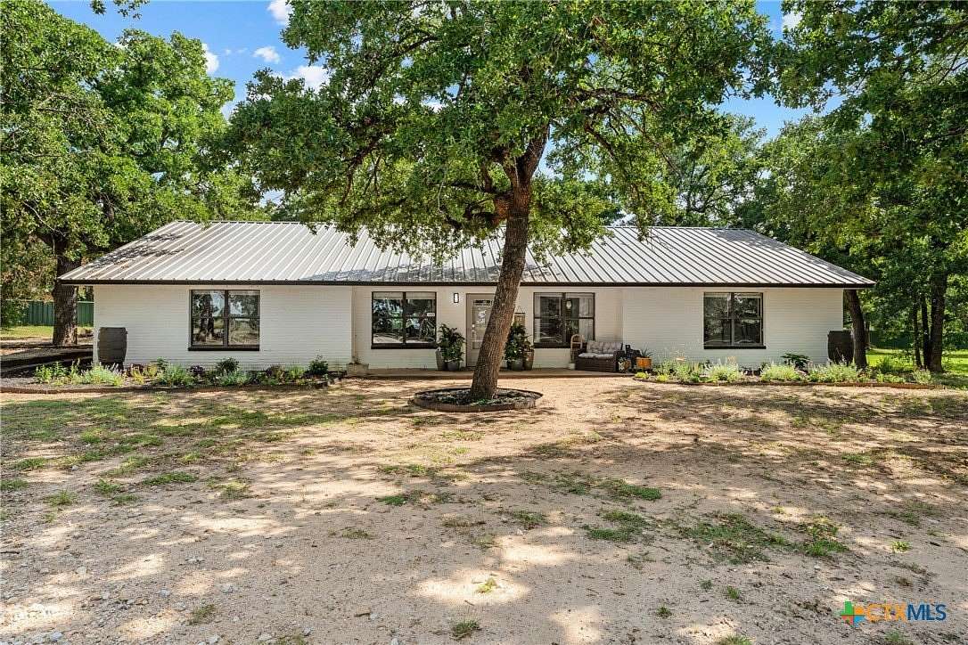 2.24 Acres of Land with Home for Sale in Jonesboro, Texas