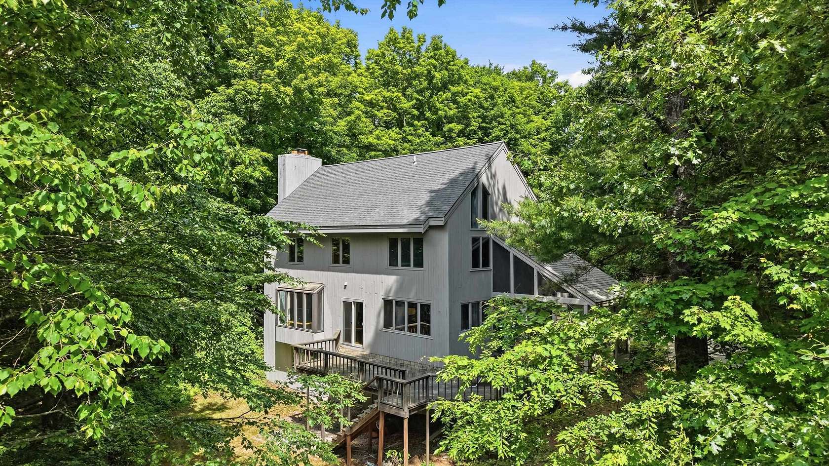 12.6 Acres of Land with Home for Sale in Amherst, New Hampshire