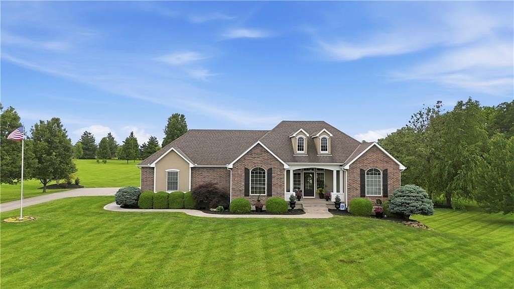 3.3 Acres of Land with Home for Sale in Lee's Summit, Missouri