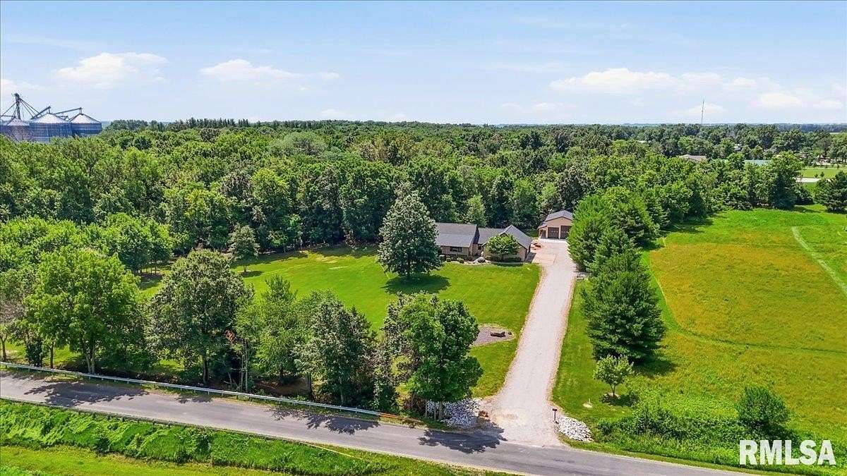 4.28 Acres of Land with Home for Sale in Auburn, Illinois
