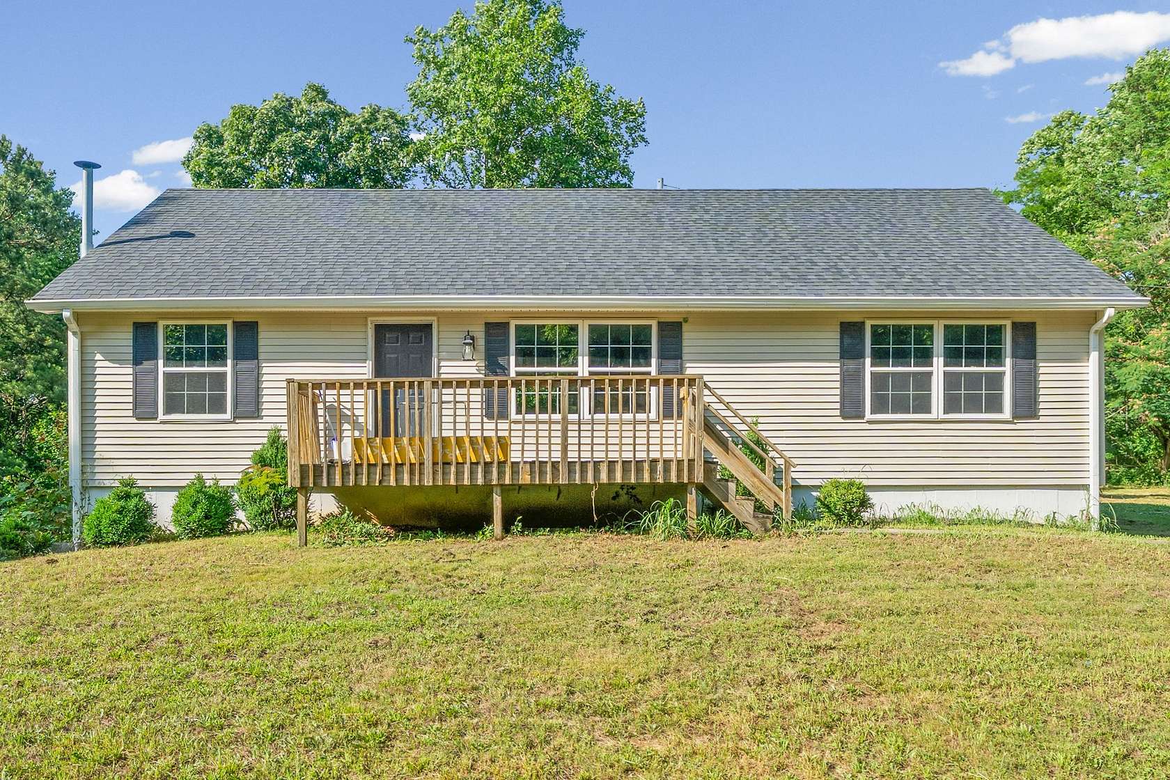 2.46 Acres of Land with Home for Sale in Hopkinsville, Kentucky