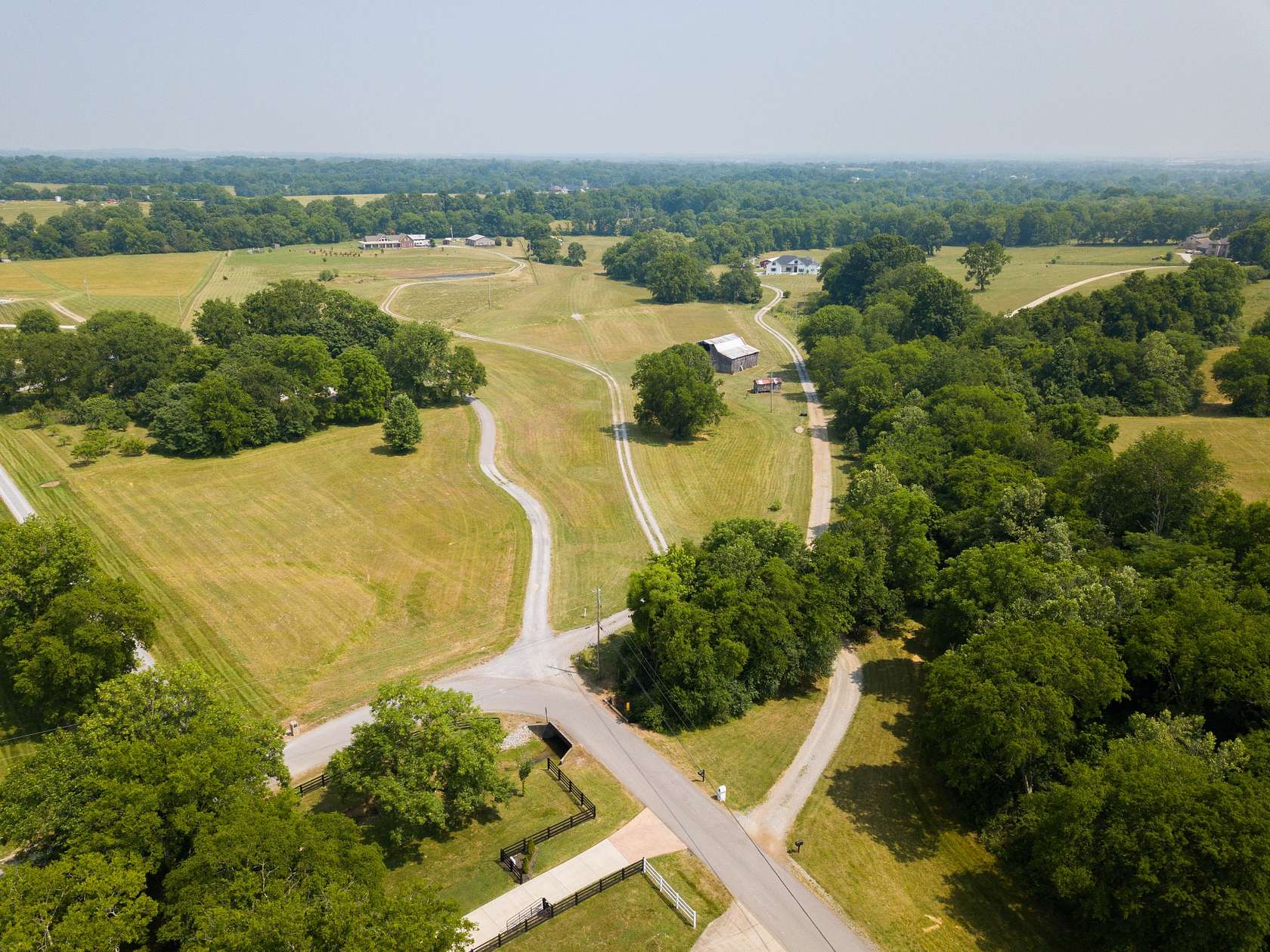 27 Acres of Agricultural & Residential Land for Sale in Gallatin, Tennessee