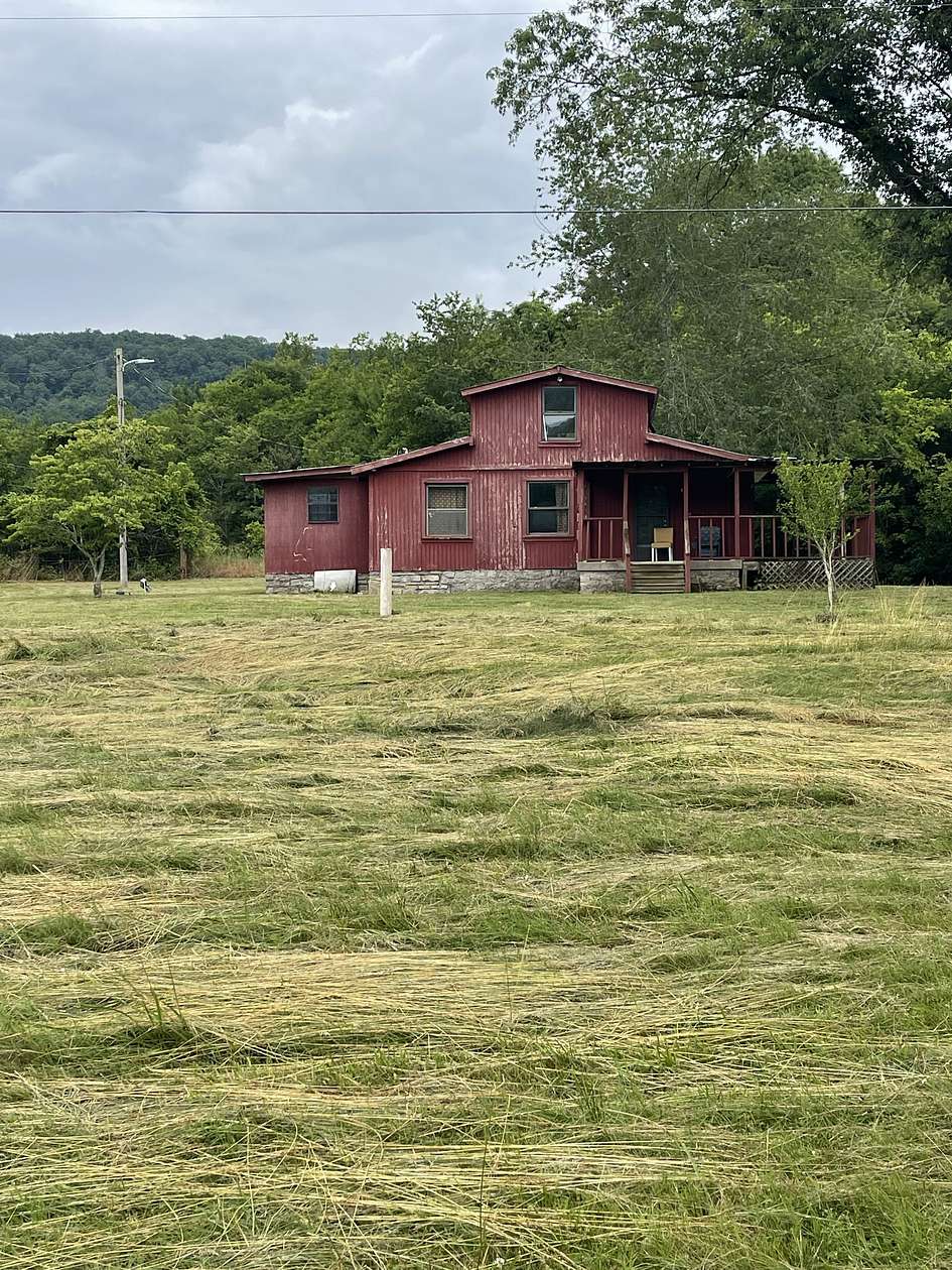2 Acres of Land with Home for Sale in Hartsville, Tennessee