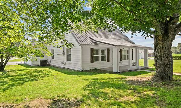 1 Acre of Land with Home for Sale in Winchester, Tennessee