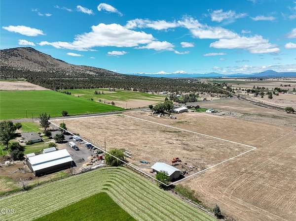 5 Acres of Land for Sale in Culver, Oregon