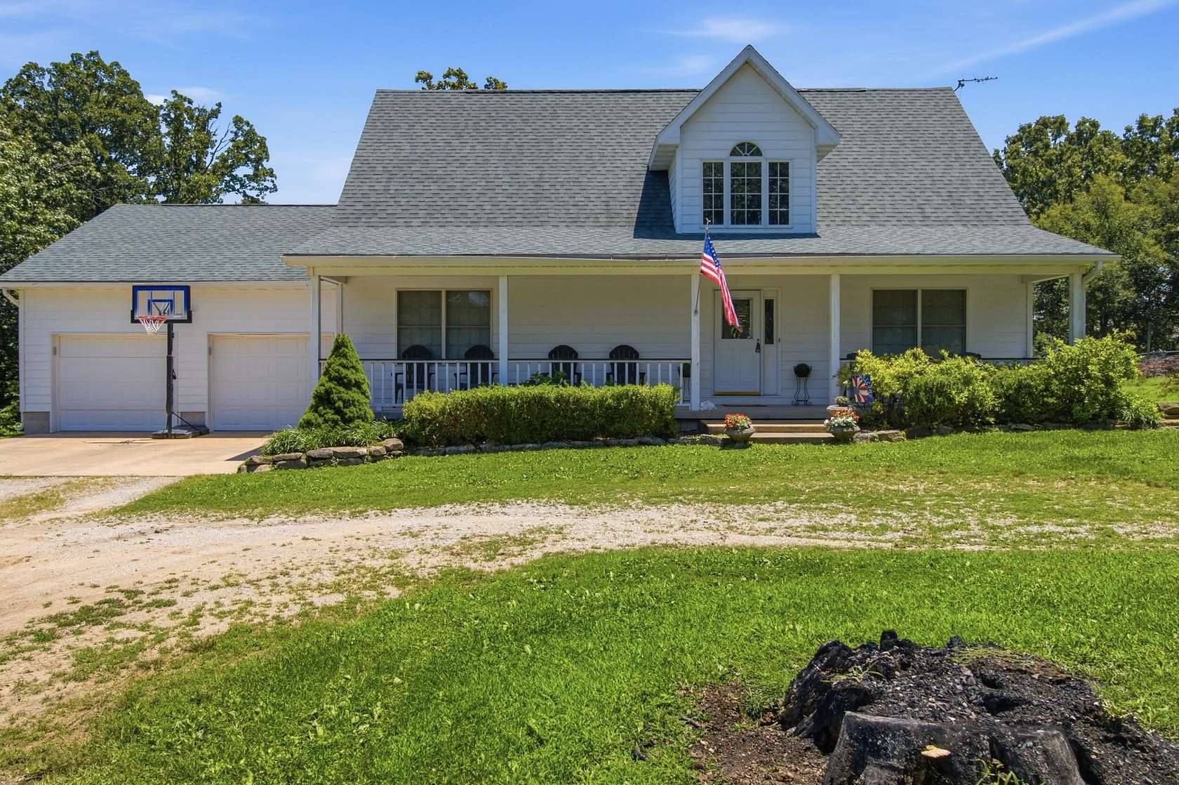 4.4 Acres of Land with Home for Sale in Willow Springs, Missouri