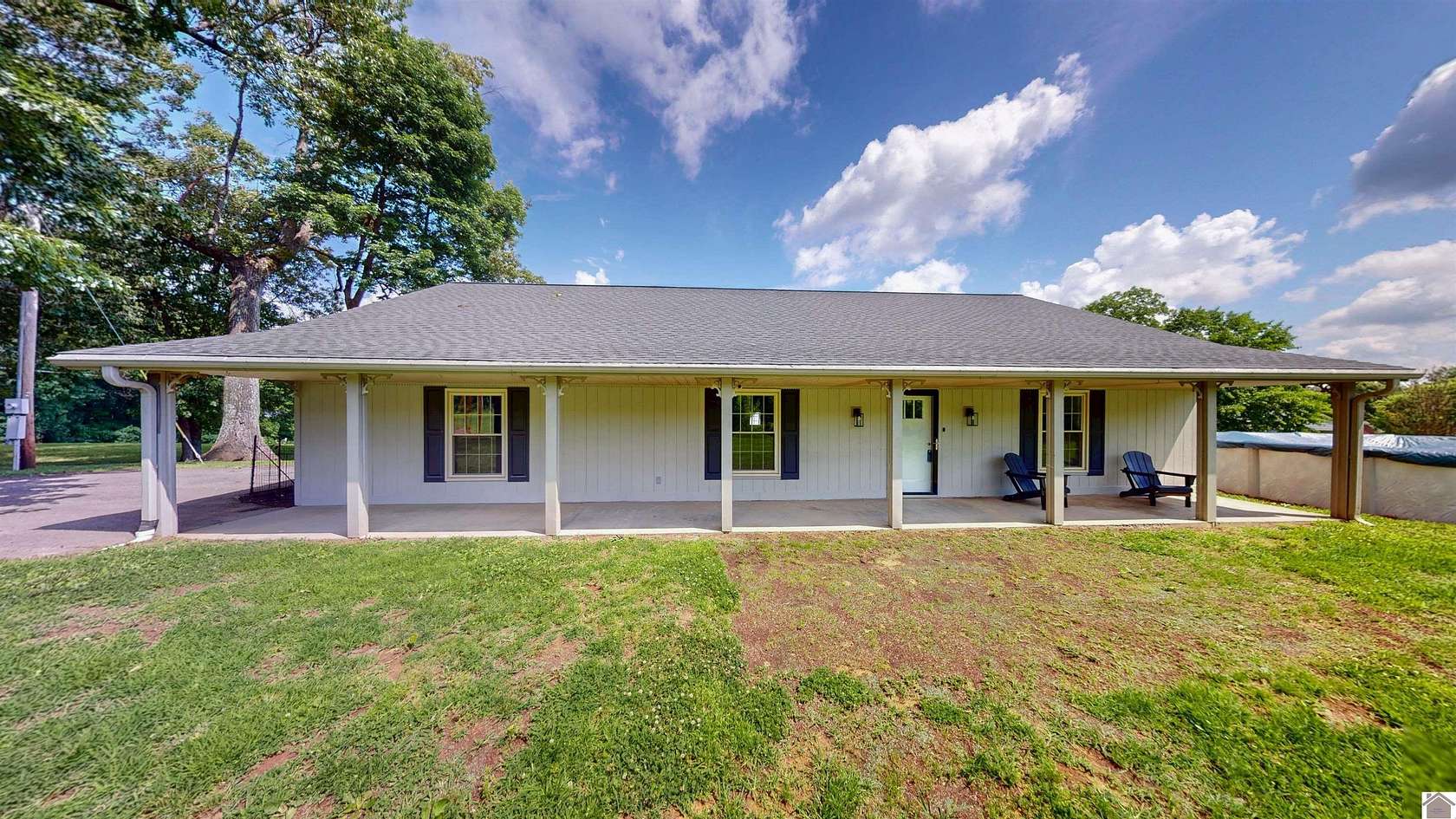 4.38 Acres of Land with Home for Sale in Paducah, Kentucky