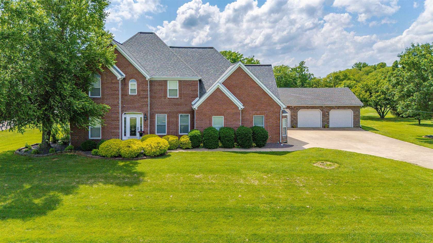 1.87 Acres of Land with Home for Sale in Henderson, Kentucky