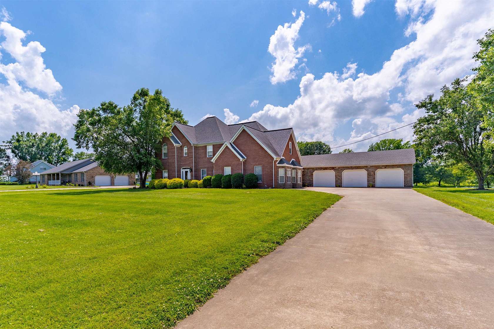 1.87 Acres of Land with Home for Sale in Henderson, Kentucky