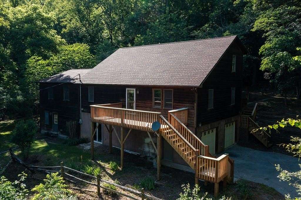 10 Acres of Land with Home for Sale in Hazard, Kentucky