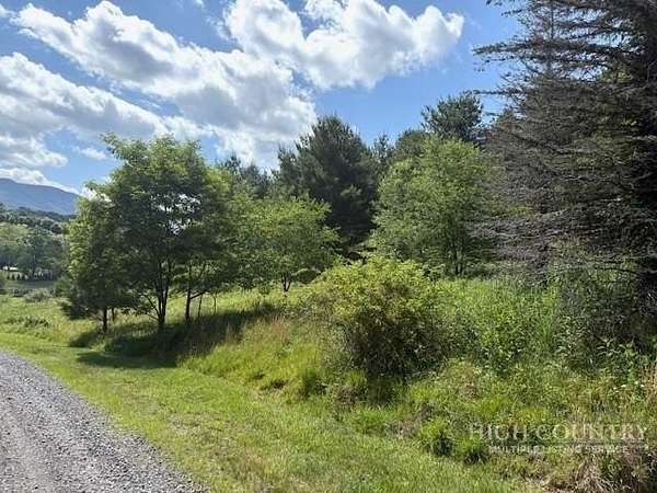 1 Acre of Residential Land for Sale in Jefferson, North Carolina