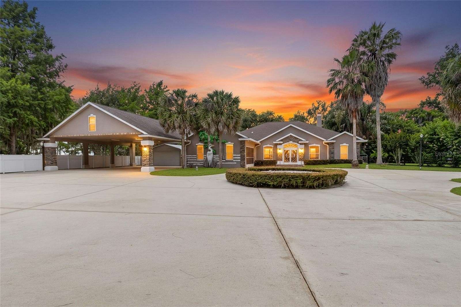 2 Acres of Land with Home for Sale in Hawthorne, Florida