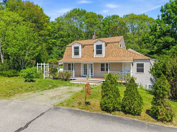 3 Acres of Improved Residential Land for Sale in Edgecomb, Maine