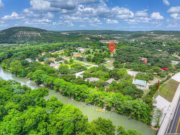 1 Acre of Residential Land for Sale in Canyon Lake, Texas
