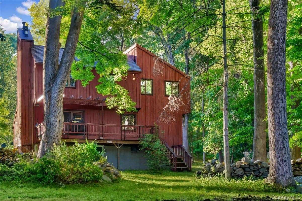 1.67 Acres of Land with Home for Sale in Mahopac, New York