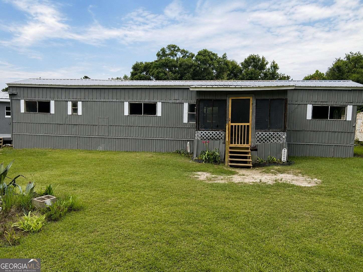 2 Acres of Land with Home for Lease in Fitzgerald, Georgia