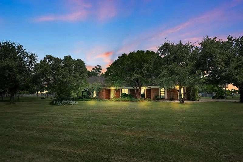 10 Acres of Improved Land for Sale in Krum, Texas