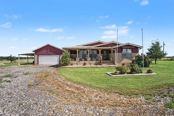 19.9 Acres of Land with Home for Sale in Hubbard, Texas