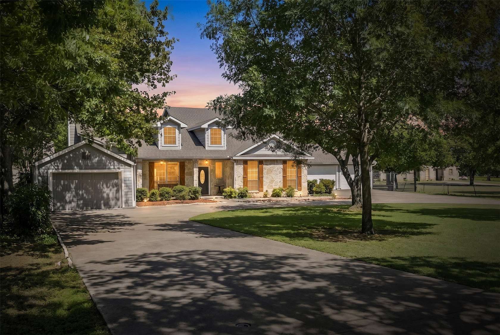 3 Acres of Land with Home for Sale in Arlington, Texas