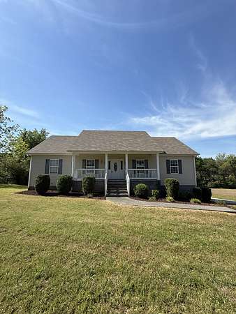 2 Acres of Land with Home for Sale in Columbia, Tennessee