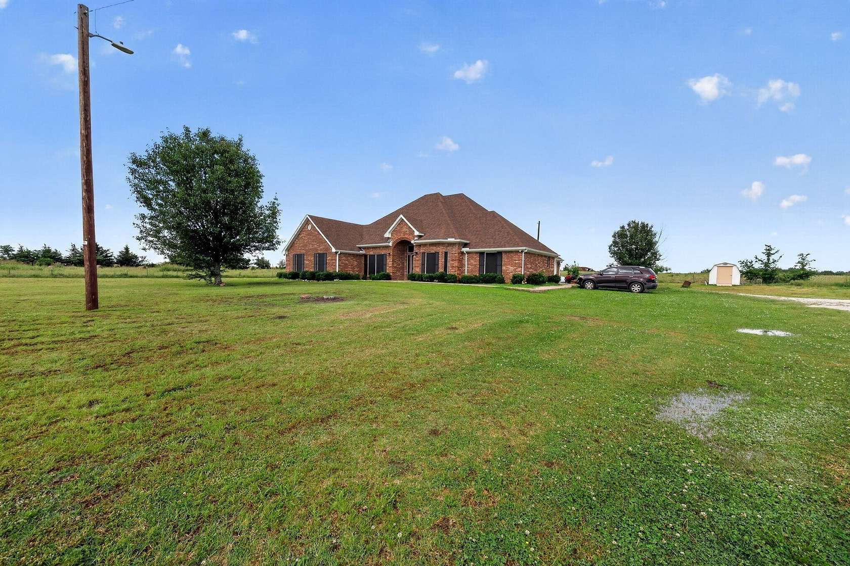 201 Acres of Land with Home for Sale in Paris, Texas