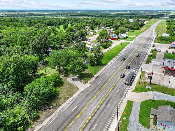 27 Acres of Commercial Land for Sale in Denison, Texas