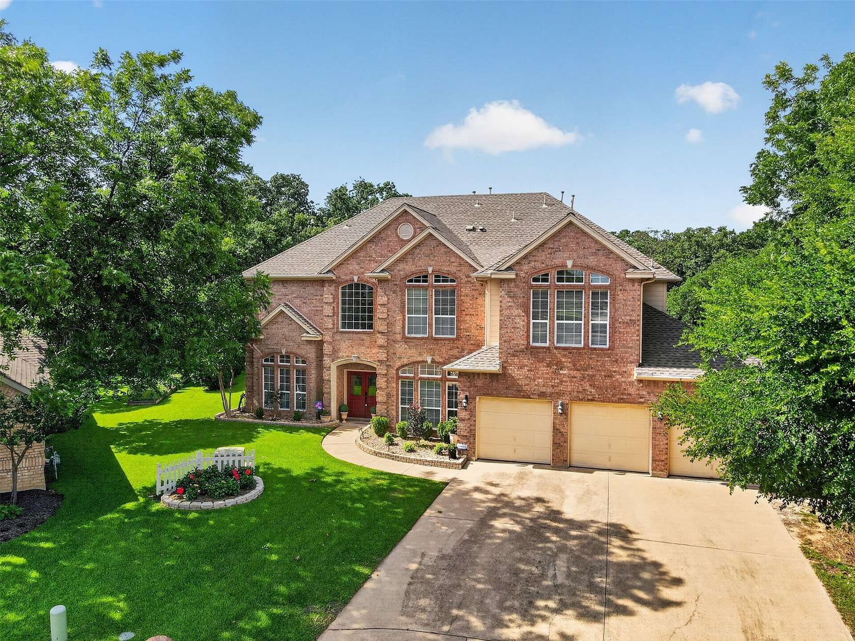 1.53 Acres of Land with Home for Sale in Arlington, Texas