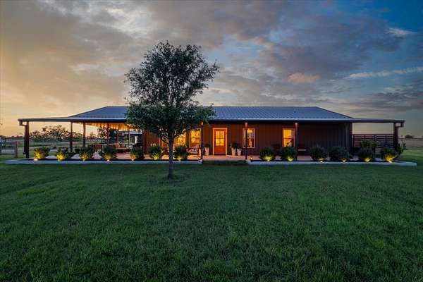 13 Acres of Land with Home for Sale in Marlin, Texas