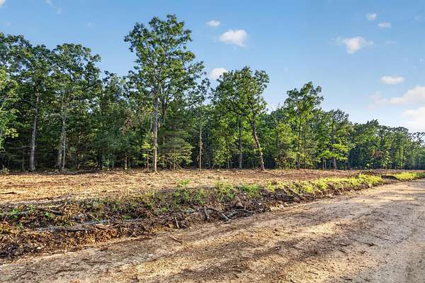 10 Acres of Recreational & Residential Land for Sale in Mansfield, Missouri