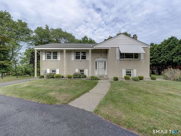 2.65 Acres of Land with Home for Sale in Middletown, Connecticut