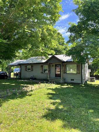 5.5 Acres of Land with Home for Sale in Dickson, Tennessee