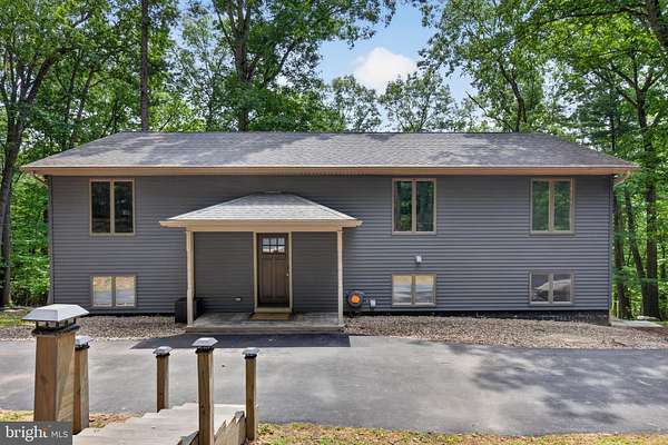 1.9 Acres of Land with Home for Sale in Harrisburg, Pennsylvania