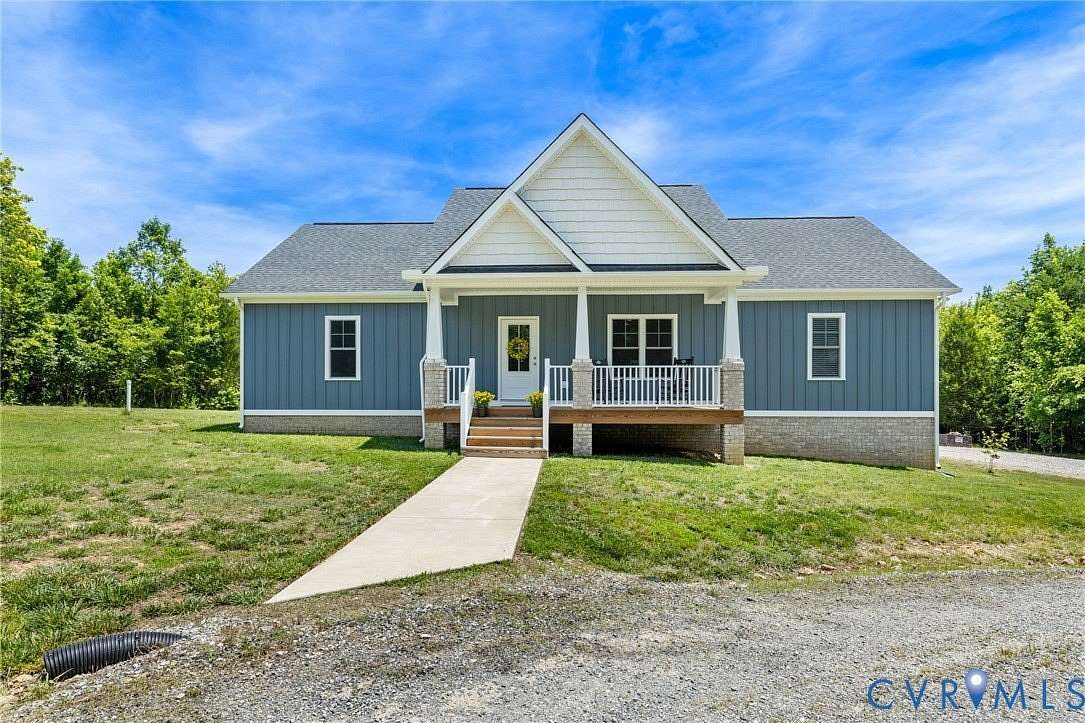20 Acres of Land with Home for Sale in Columbia, Virginia