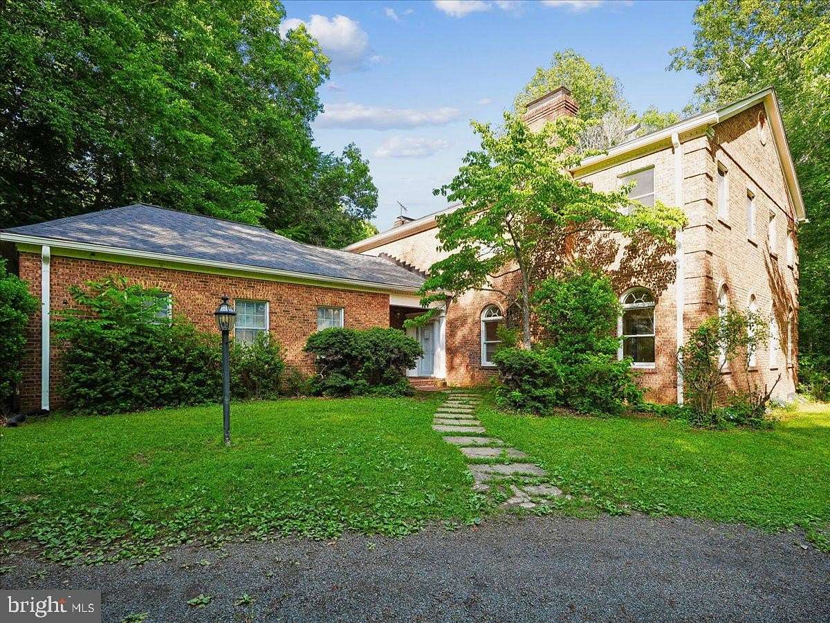 10.9 Acres of Land with Home for Sale in Marshall, Virginia