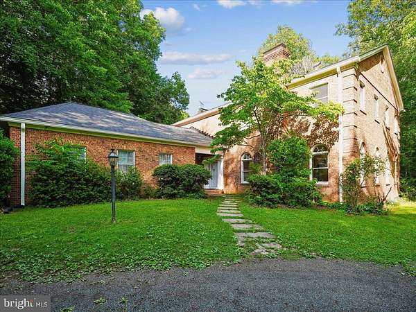 10.9 Acres of Land with Home for Sale in Marshall, Virginia