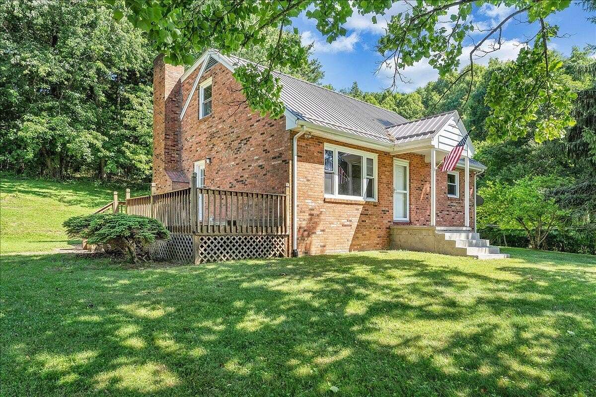 21.4 Acres of Land with Home for Sale in Bent Mountain, Virginia