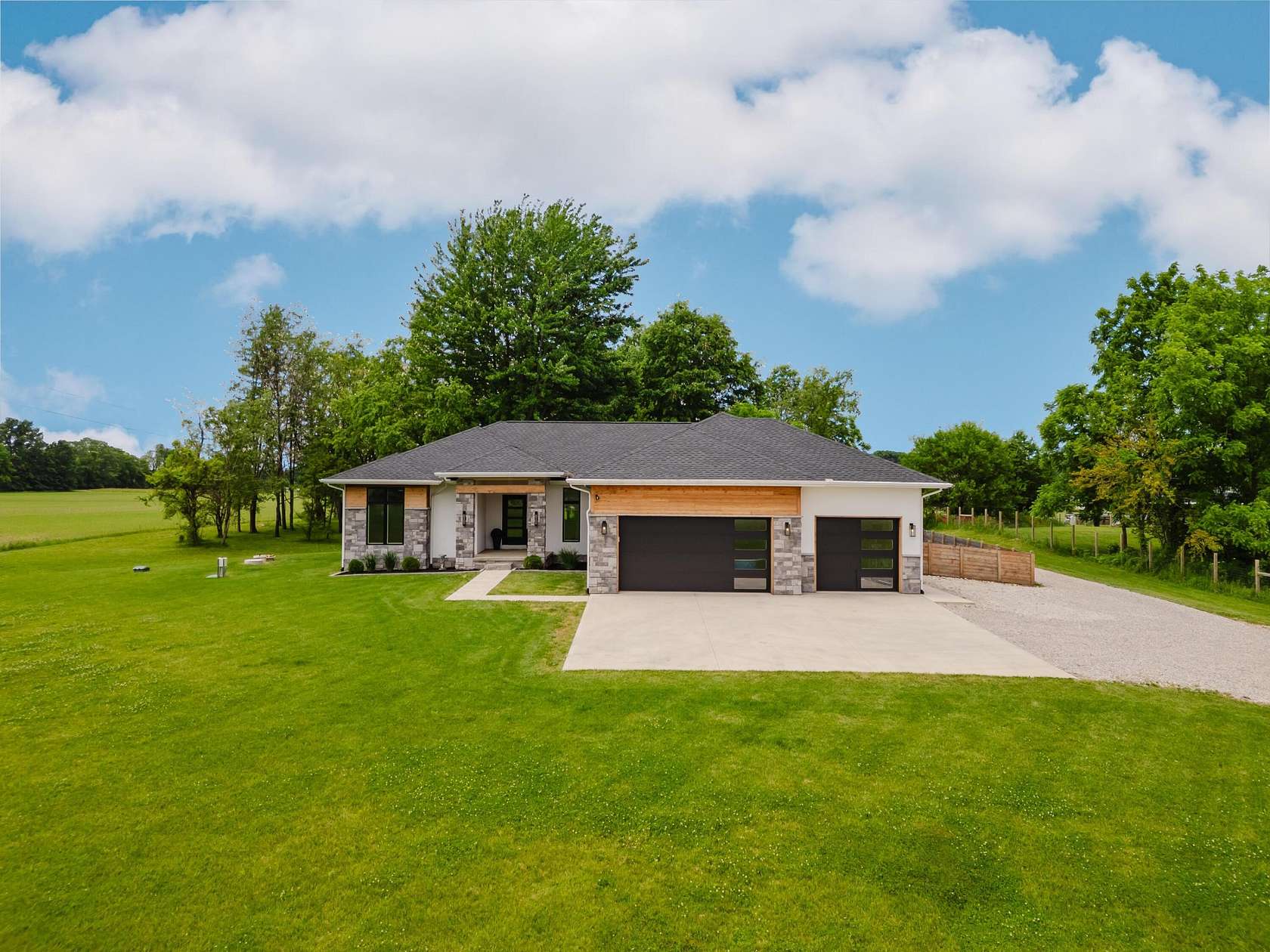 2.8 Acres of Land with Home for Sale in Johnstown, Ohio