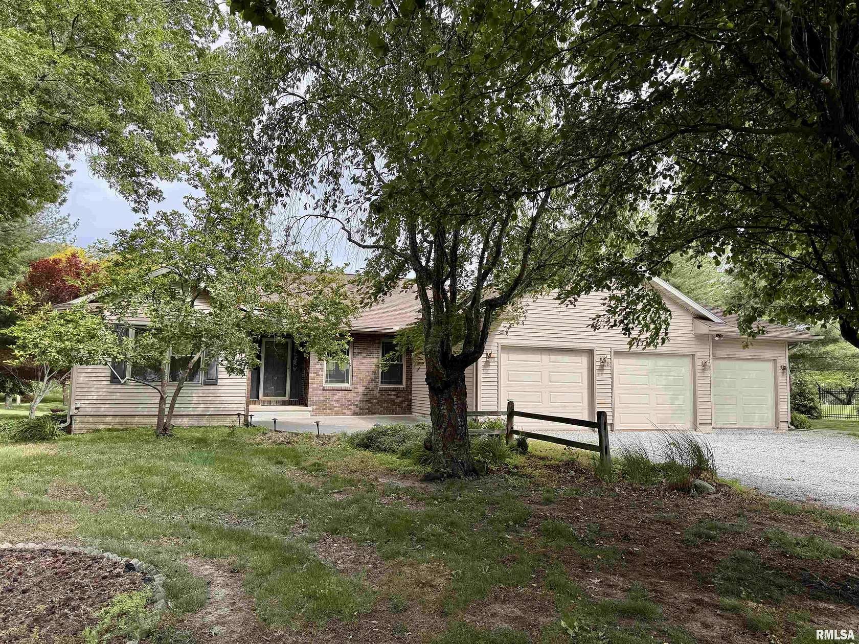 1.68 Acres of Land with Home for Sale in Macomb, Illinois