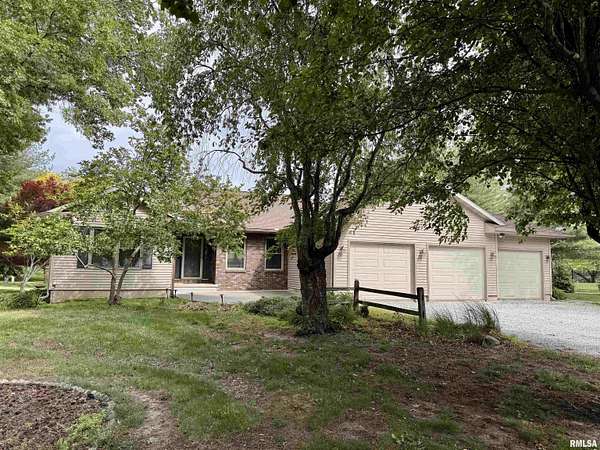 1.68 Acres of Land with Home for Sale in Macomb, Illinois