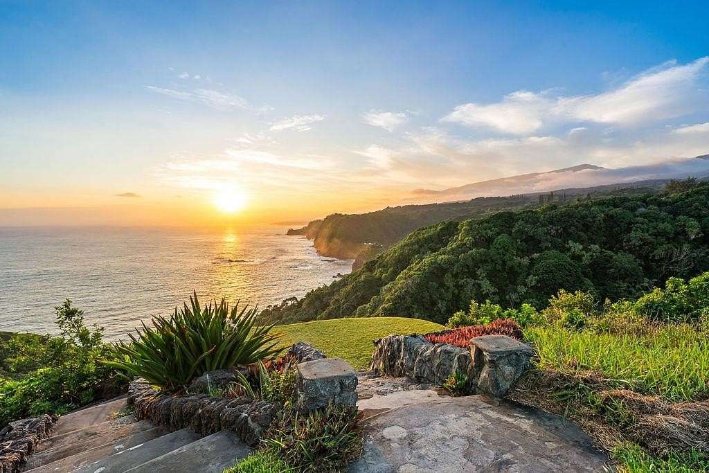 2.19 Acres of Land with Home for Sale in Haʻikū, Hawaii