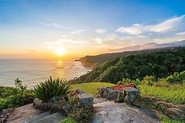 2.19 Acres of Land with Home for Sale in Haʻikū, Hawaii