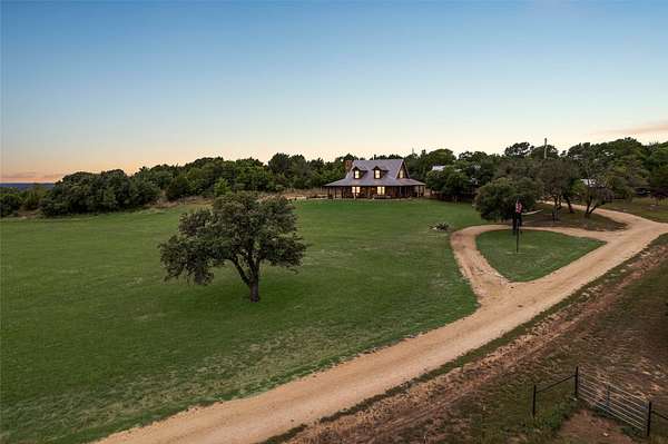 319 Acres of Land with Home for Sale in Stephenville, Texas