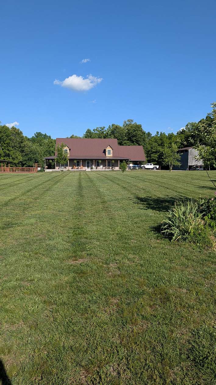 11.6 Acres of Recreational Land with Home for Sale in Westmoreland, Tennessee