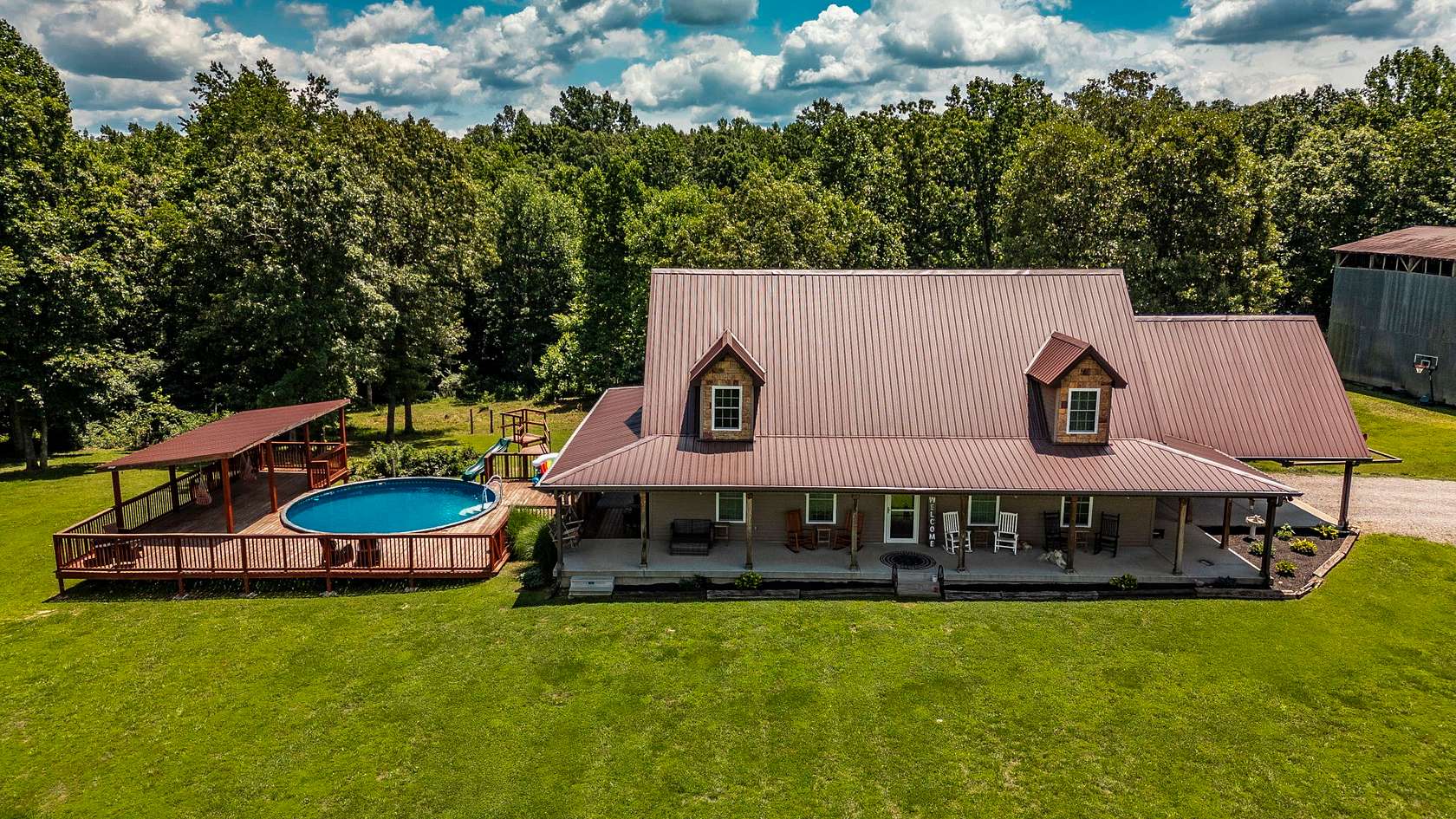 11.6 Acres of Recreational Land with Home for Sale in Westmoreland, Tennessee