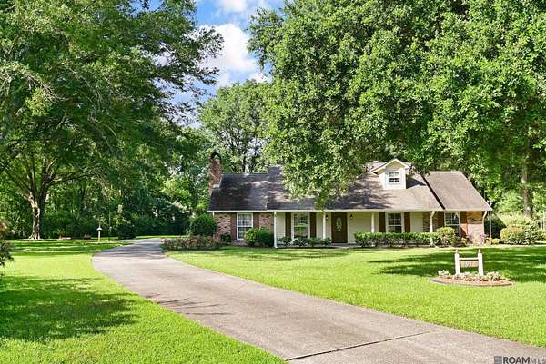1.57 Acres of Land with Home for Sale in Baton Rouge, Louisiana