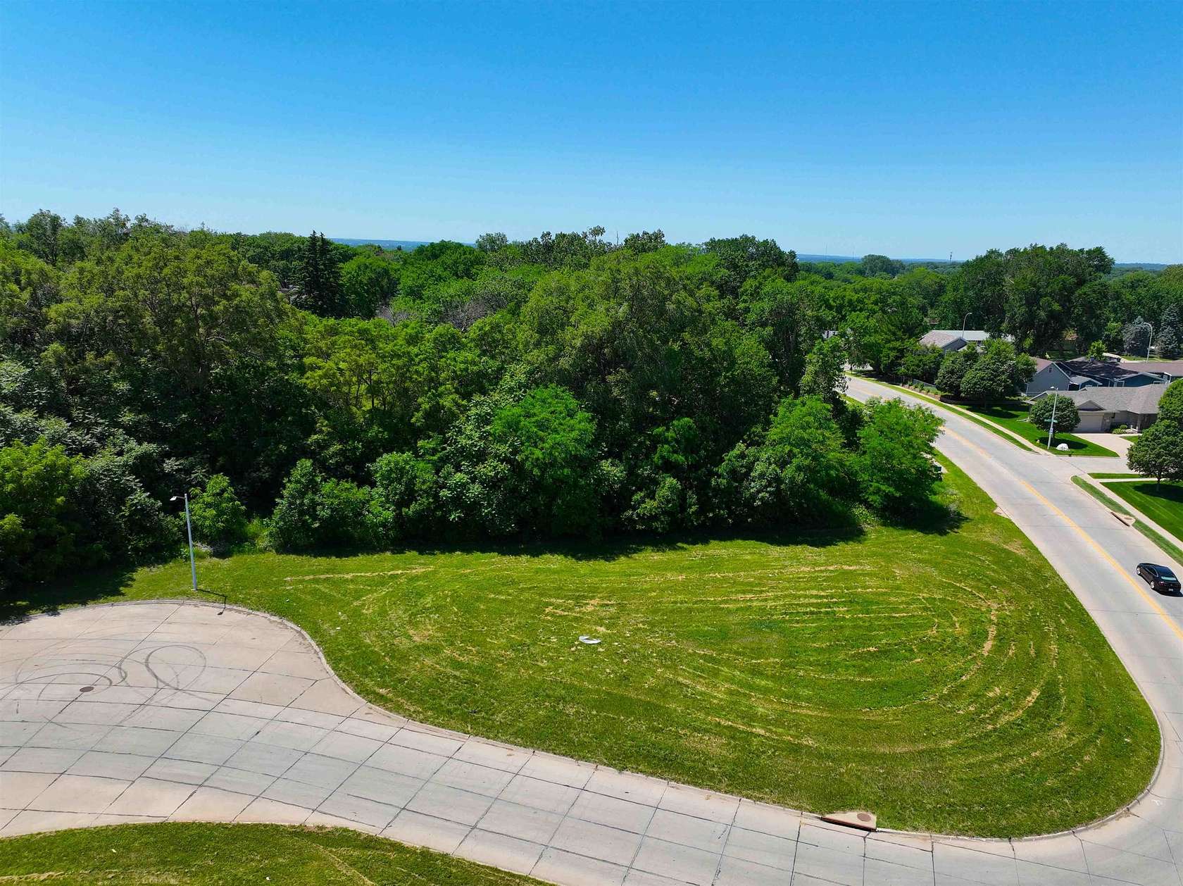 0.53 Acres of Residential Land for Sale in Sioux City, Iowa