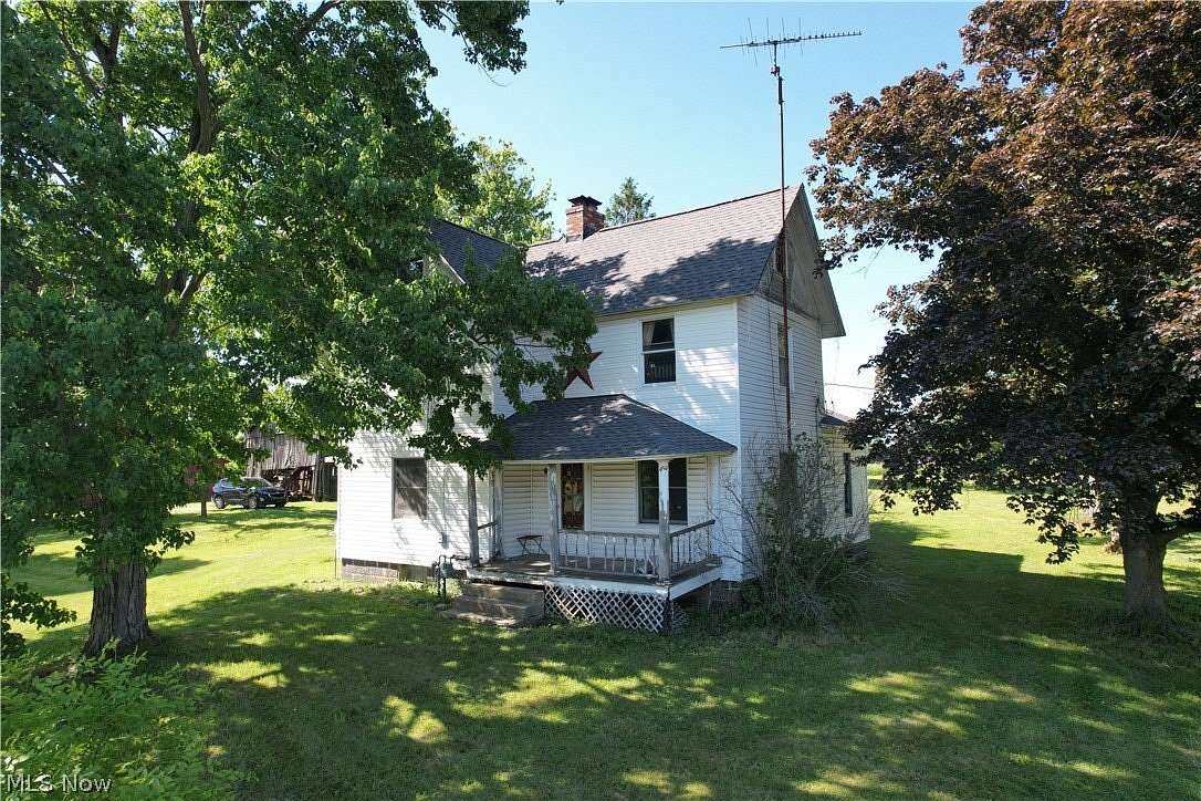 9.66 Acres of Land with Home for Sale in Diamond, Ohio