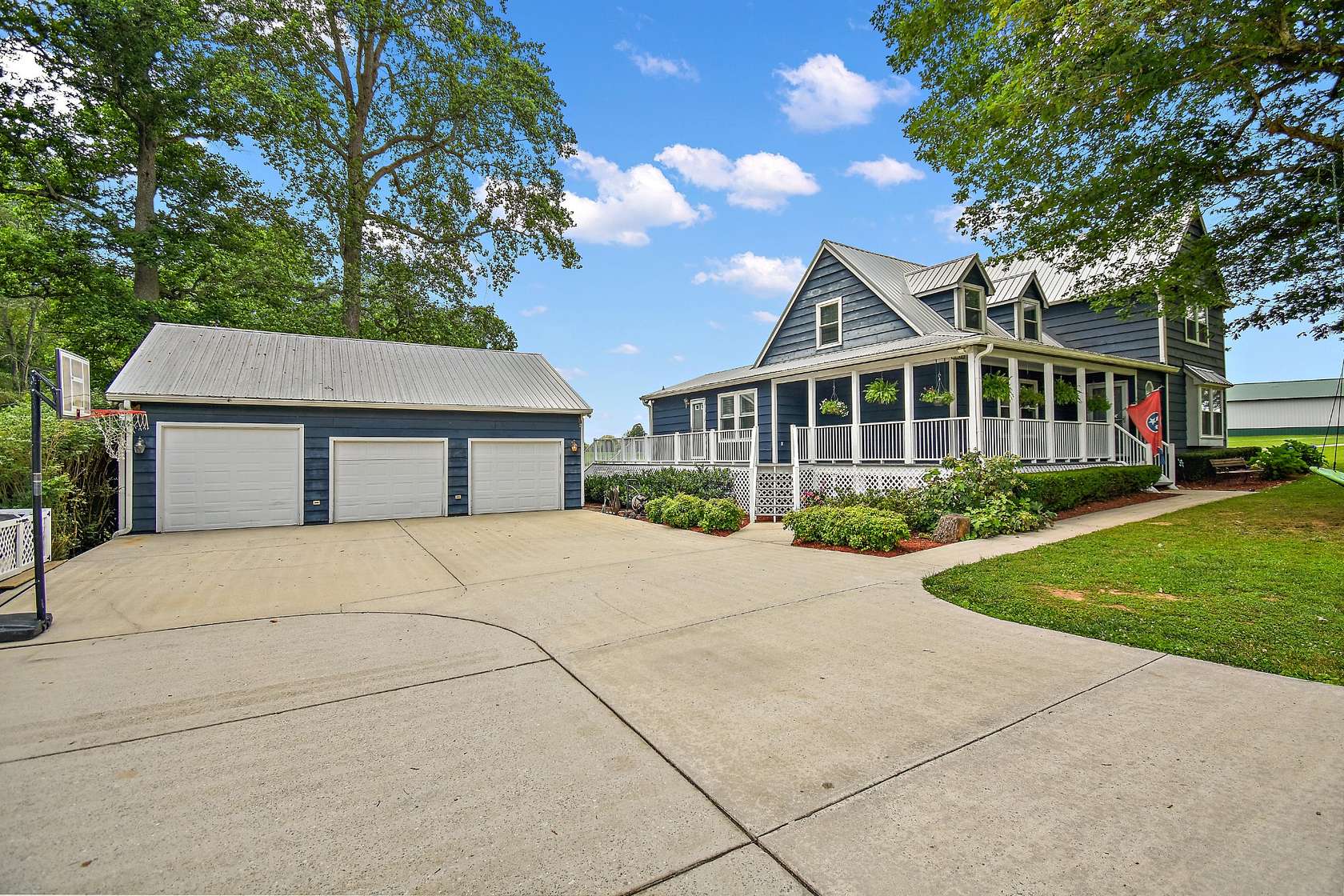 2.43 Acres of Land with Home for Sale in Hillsboro, Tennessee
